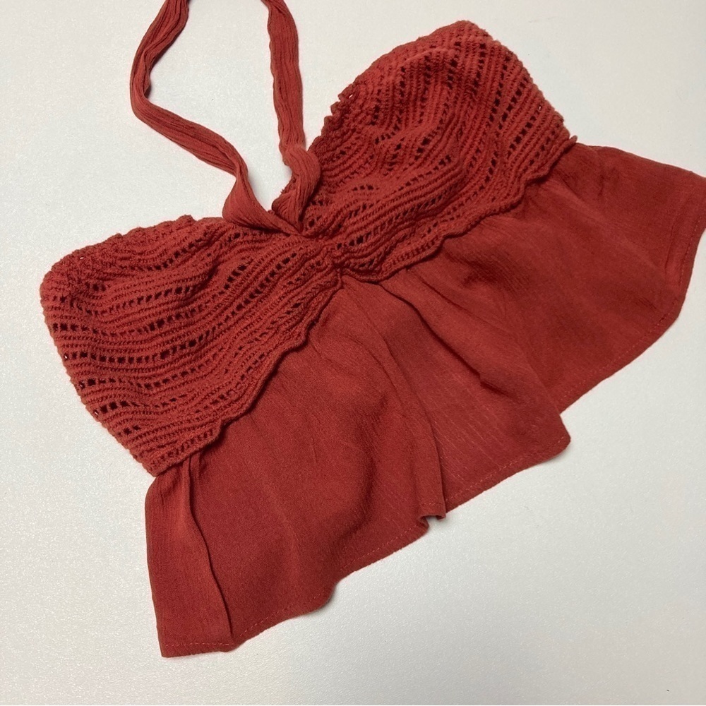 Small Cropped Top Crochet Design Over Ruffled Flowy Bottom Halter Top Shirt 🌻 - Picture 7 of 9